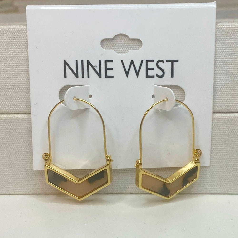 3 for $21 - NWT - Nine West gold tone & tortoise shell geometric drop earrings